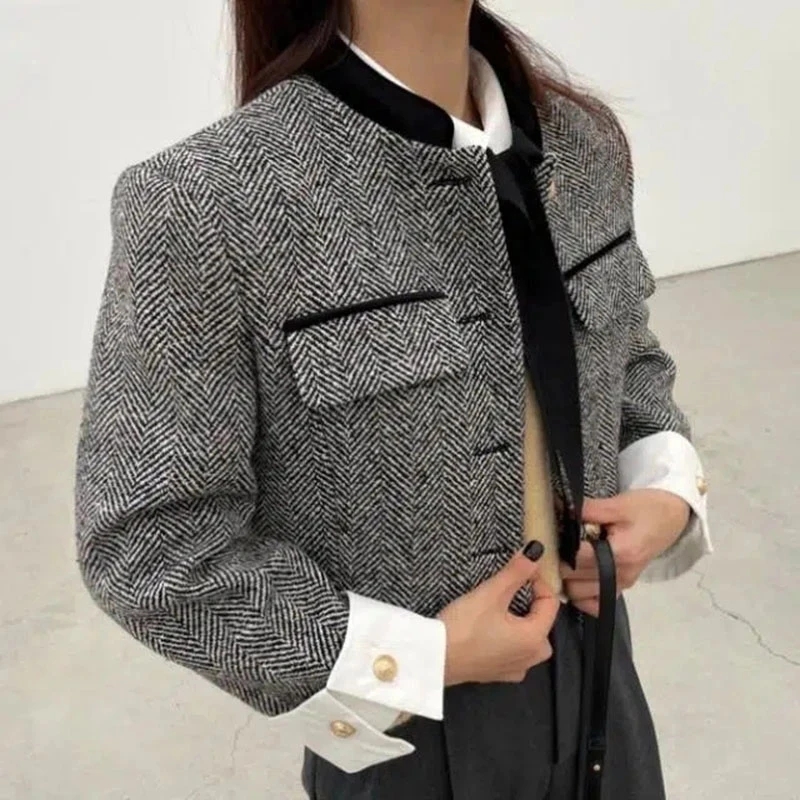 Summer Equestrian Clothing - コントラストのあるスタンドカラーのフレンチレトロ乗馬服、レディース春秋ショートスタイル、小香風スーツ
